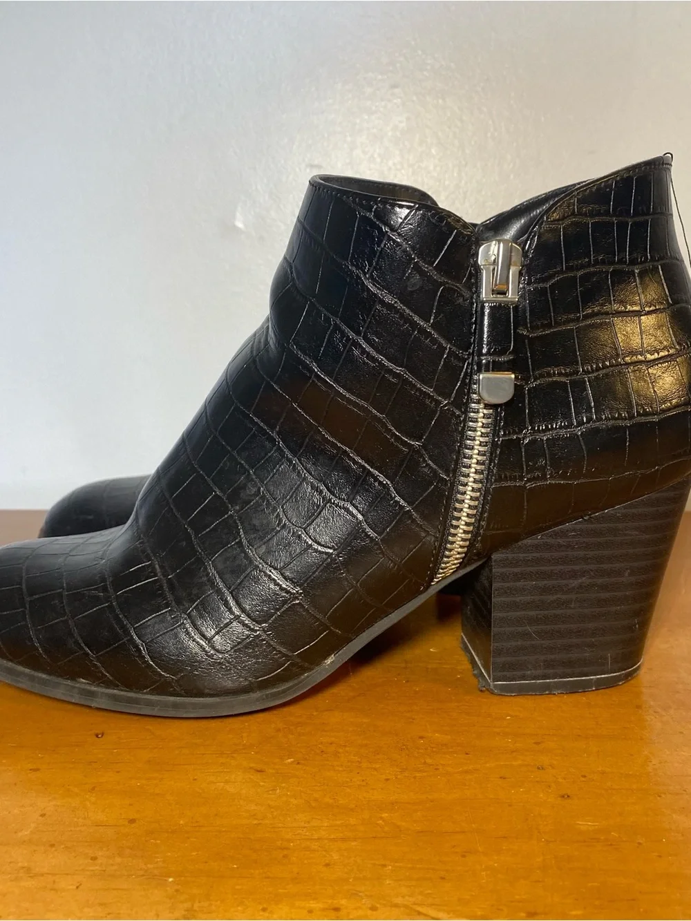 Style & Co Women’s 7.5 Ankle Zipper Boots Booties Black Faux Crocodile Mid Heel